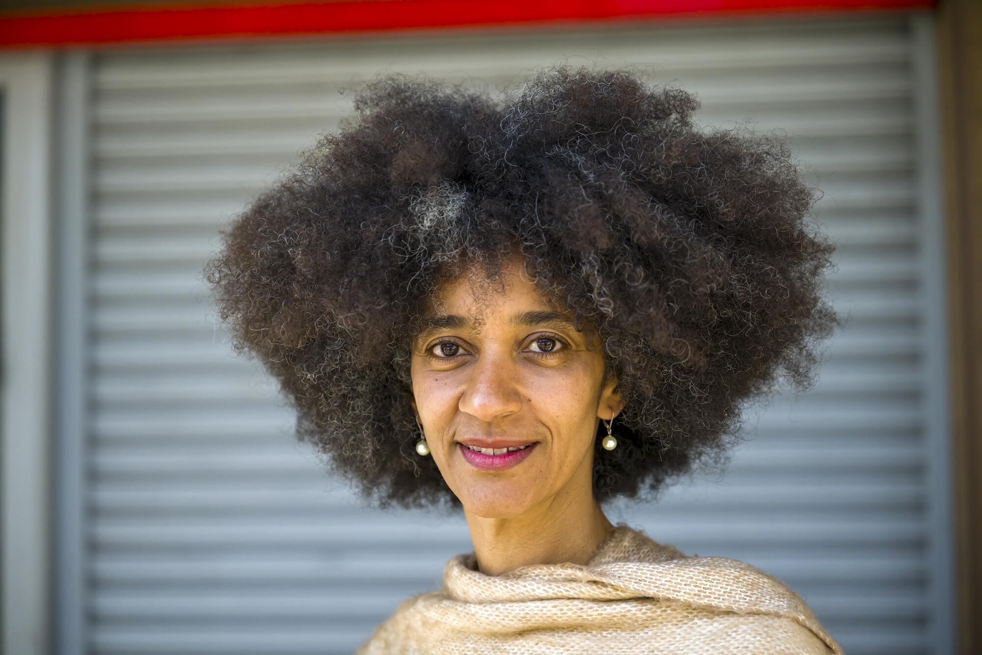 Helena Eyimi - 1